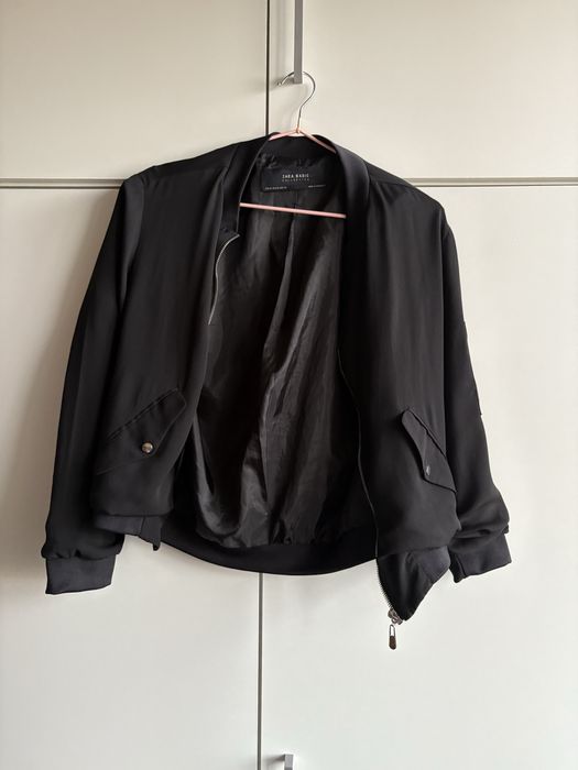 Бомбер Zara Basic чорного кольору size XS
