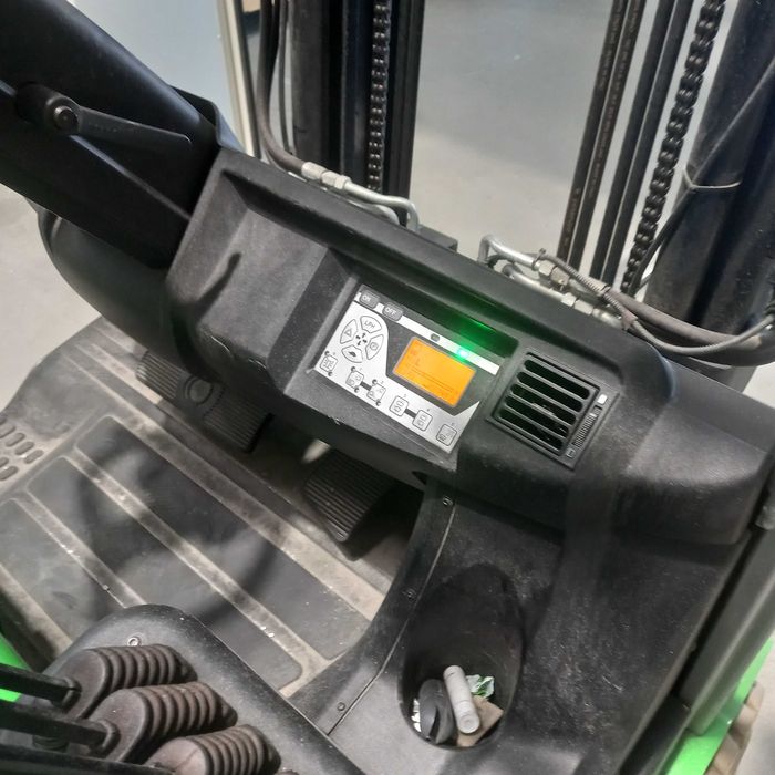 Wózek widłowy elektryczny CESAB