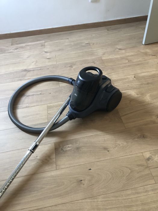 Aspirador AEG sem saco