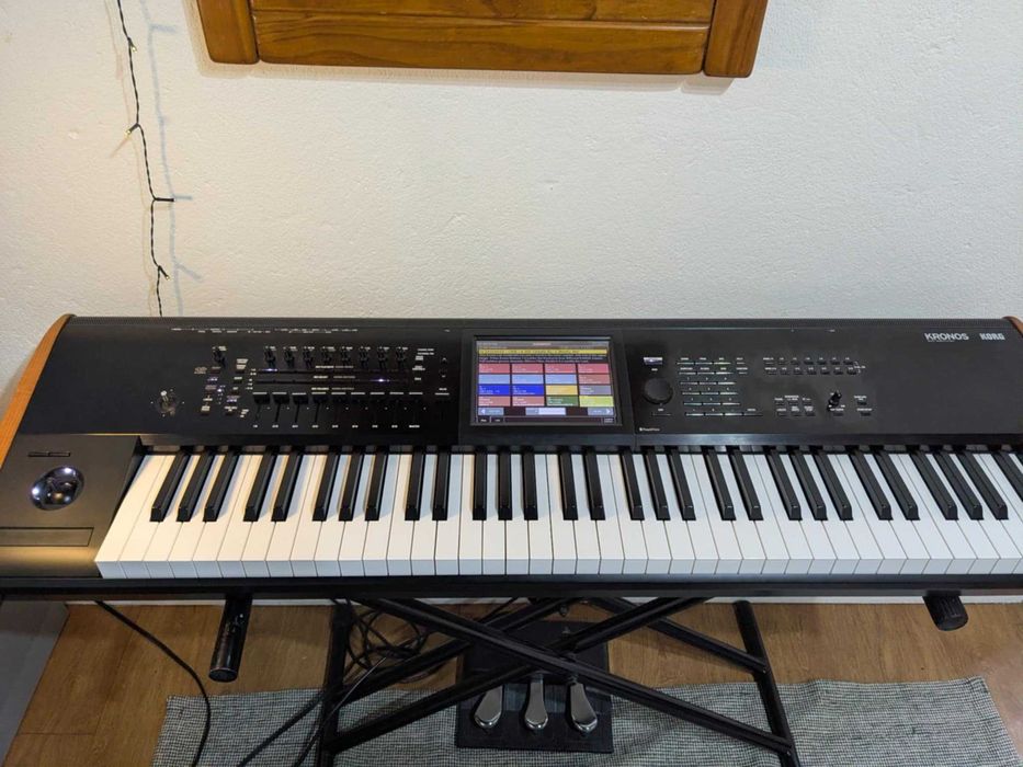 Korg kronos 2 73 Mint condition