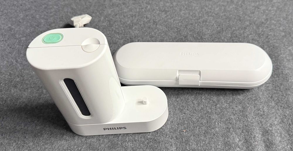Stacja dezynfekująca UV z ładowarką Philips HX6160 + etui gratis!