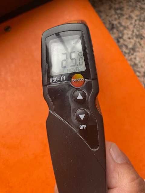 Pirometr - termometr bezdotykowy 830-t1 testo