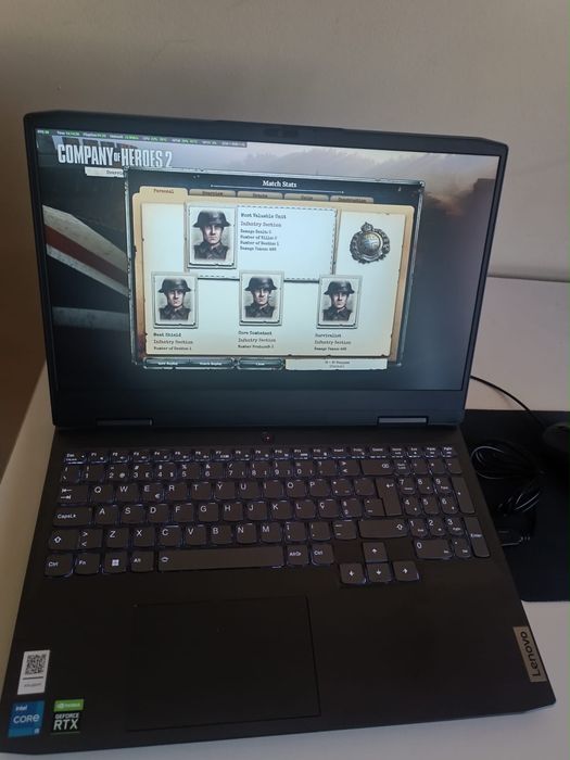 Portatil gaming LENOVO
