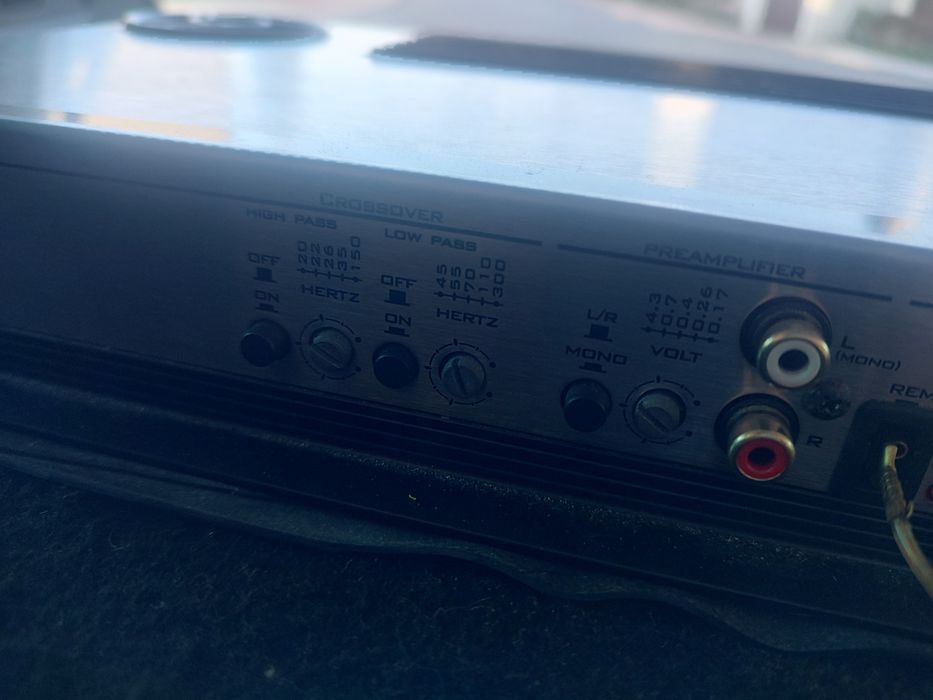 Wzmacniacz samochodowy