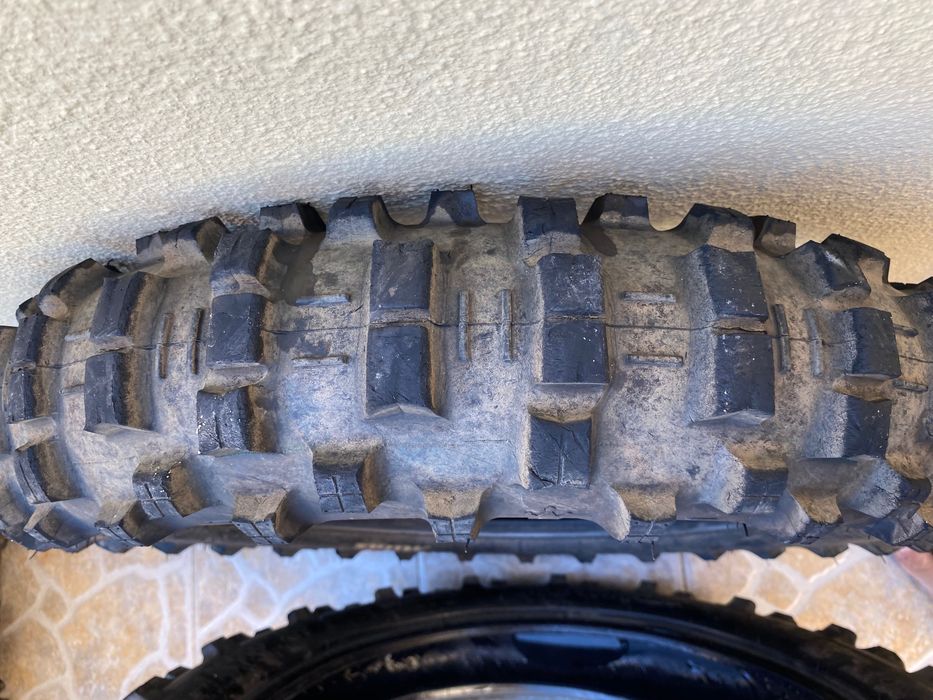 Pneus de enduro e motocross