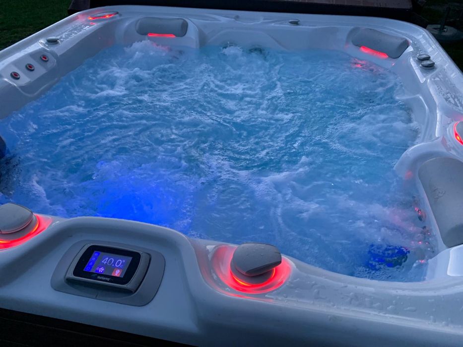 HotSpring Envoy jacuzzi ogrodowe 5 osobowe 236x236 pilot ozonator
