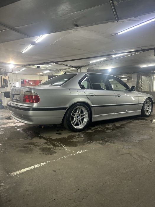BMW 735i e38 отличное состояние