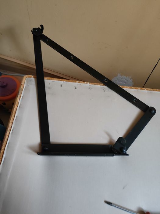 Mechanizm podnoszenia materaca, dużego tapczanu