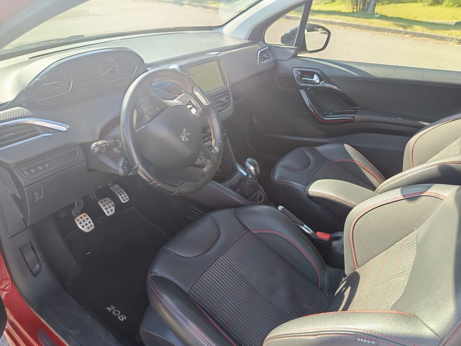 Peugeot 208 — fotografia 6
