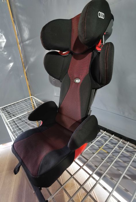 Cadeirinha isofix REcard Audi