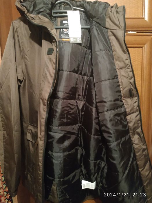 продам демисезонные куртку мужскую