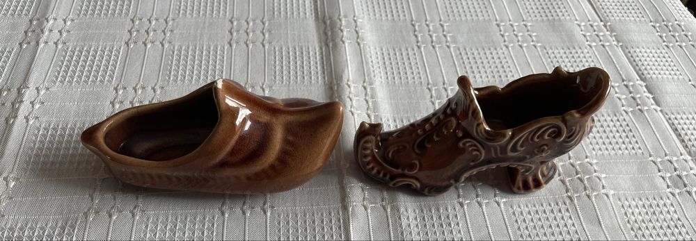 Kamienne buciki popielniczki
