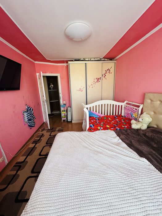 Продам трьох кімнатну з ремонтом у м.Новий Розділ.