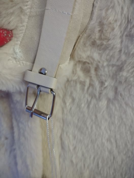 Nowa kamizelka z misia ciepła i wygodna kolor jasny beż duża