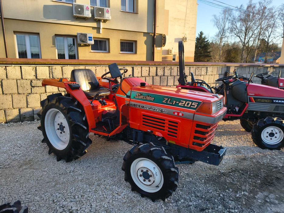 Traktorek Japoński KUBOTA L1 205 20 KM