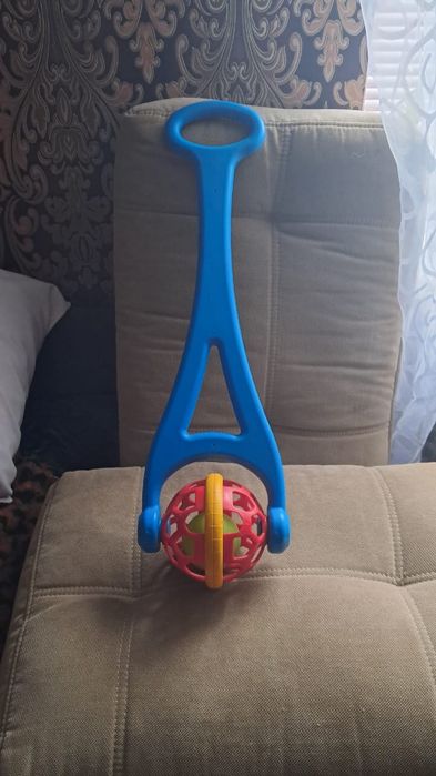 Іграшка каталкаа