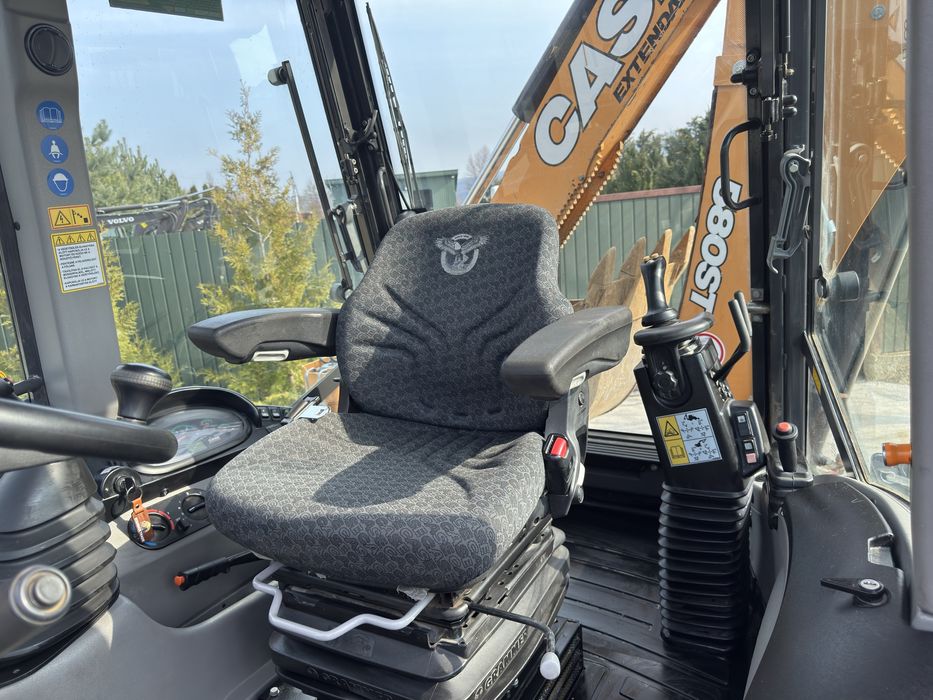 Екскаватор-навантажувач Case580 ST,2020