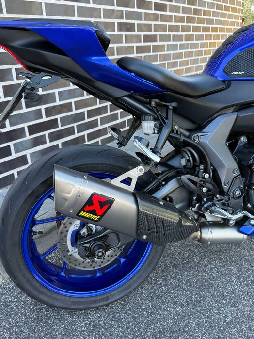 Yamaha R7 Akrapovic Azul 2022 - Muito Estimada