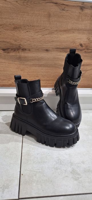 Czarne workery botki lekkie r 37 ozdoba łańcuszek