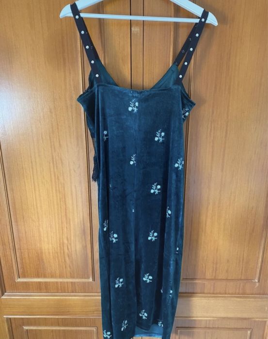 Vestido veludo verde zara