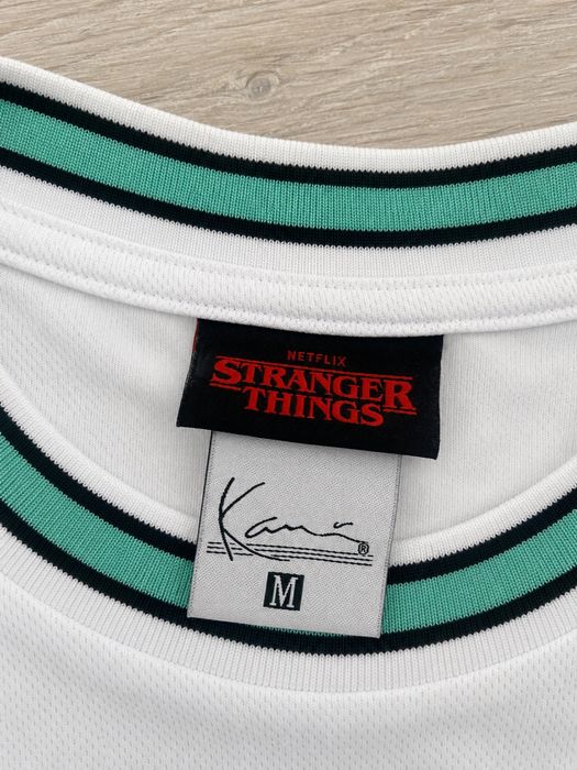 Новп футболкп Stranger Things x Karl Kani