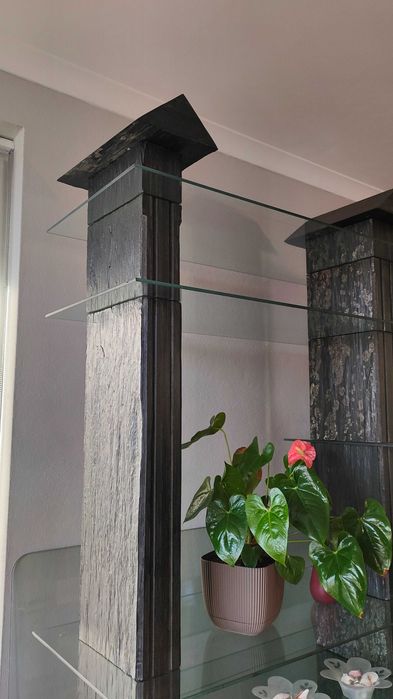 Móvel de Sala em Pedra e Vidro