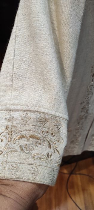Casaco de fazenda bege com bordados XL