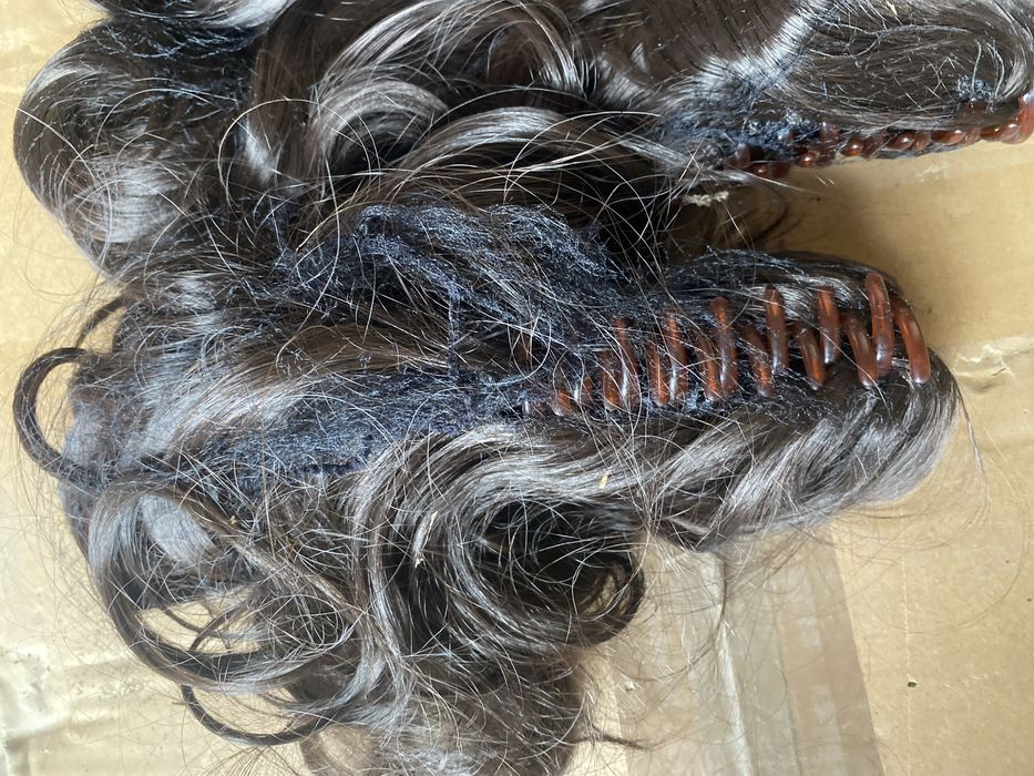 Kręcone włosy na spince nowe  brązowe 4 sztuki