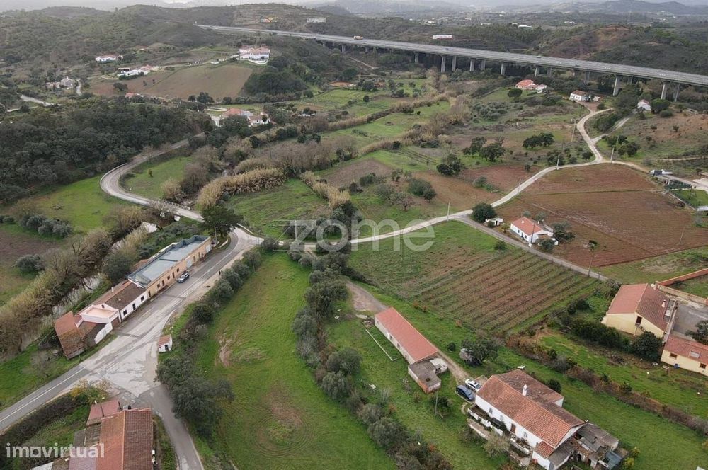 Terreno em Vale Figueira, Messines, com leito de água, 9.400 m².