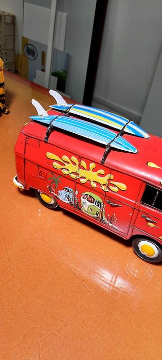 Carrinha Surf em lata