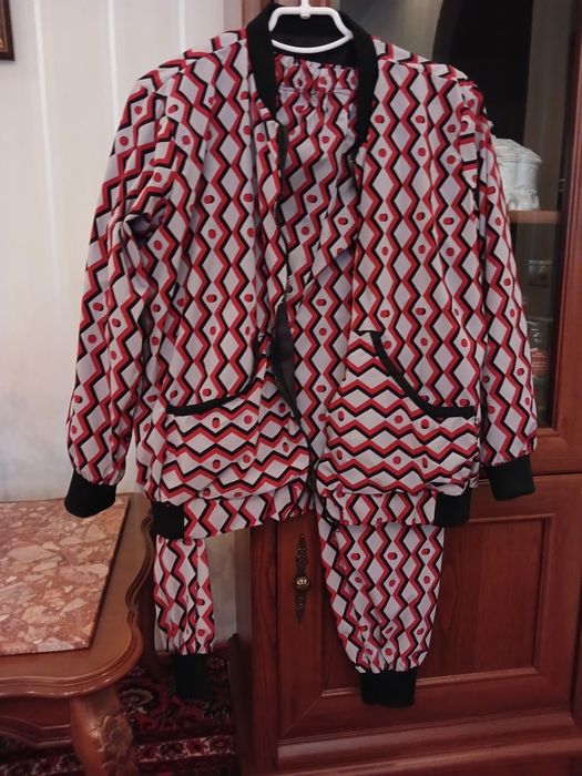 Продам жіночий костюм