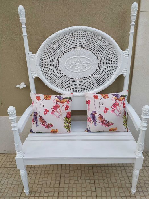 Banco de jardim reciclado de cabeceira de cama antiga