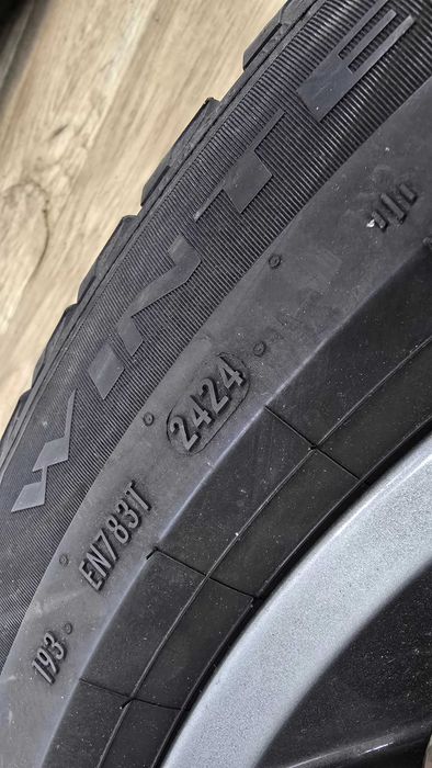 2x zimowe pirelli powergy winter 225/55/17 Jak nowe 24rok 90% bieżnika