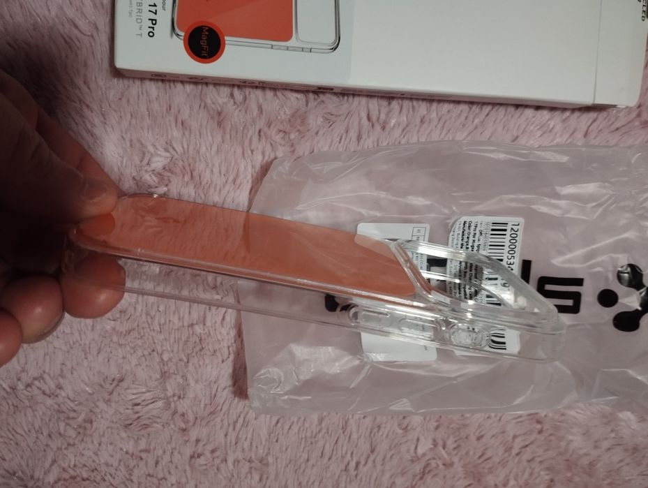 Capa Spigen para iPhone 17 Pro nova nunca usada