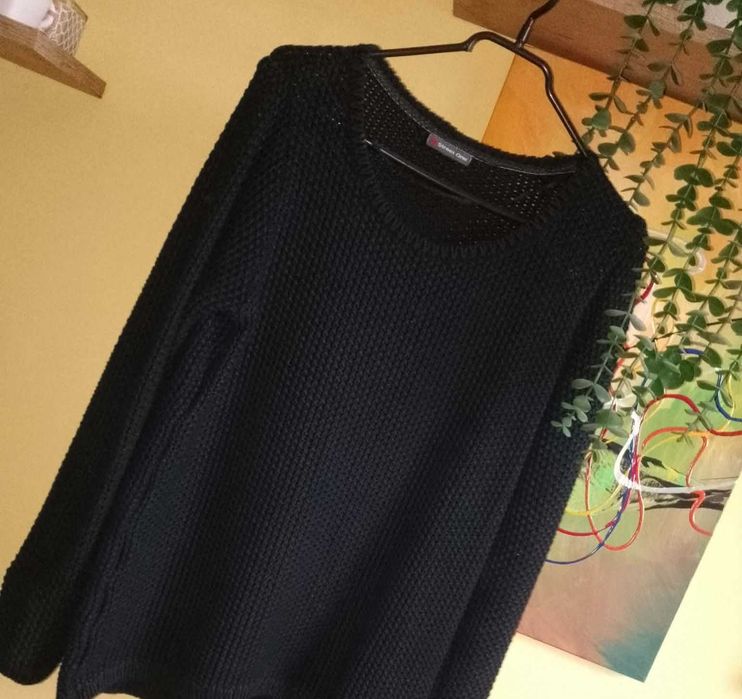 sweter czarny damski 40 L*Streed One* tył zaokrąglony dłuższy