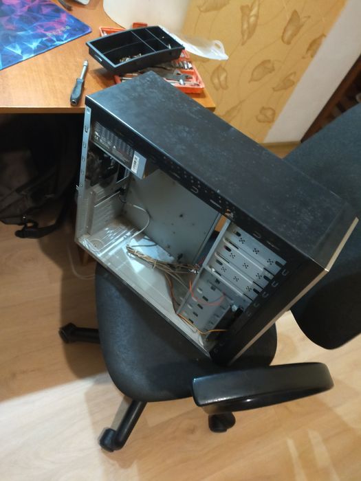 Два корпуса  для пк