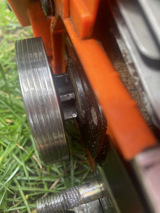 Продам бензопилку Expert GS 3800