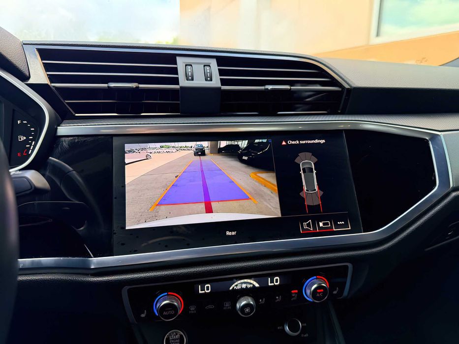 Audi Q3      2022