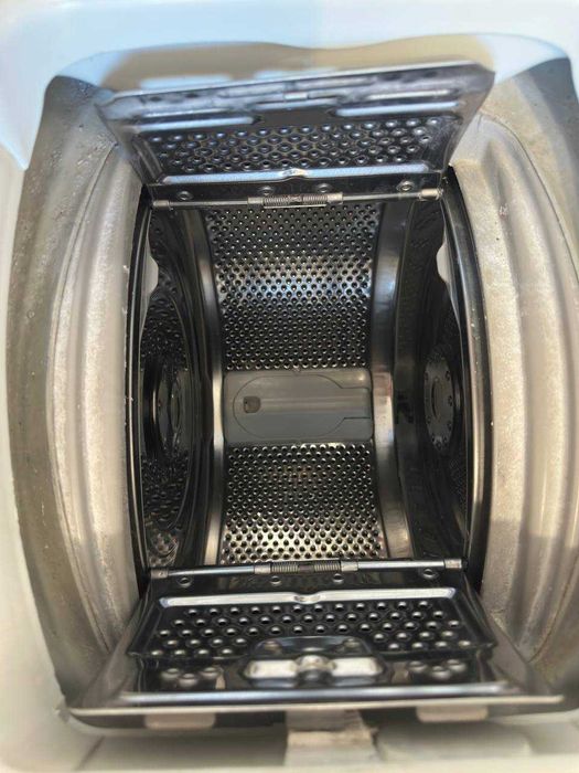 Продам пральну машину Zanussi ZWQ5103 на запчастини