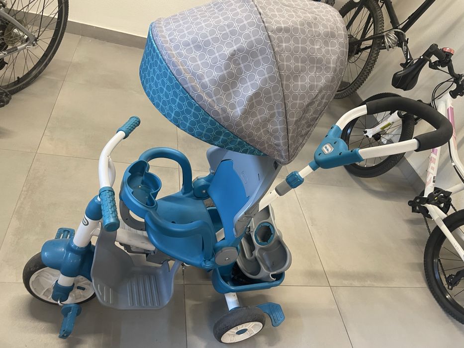 Rowerek trójkołowy z daszkiem