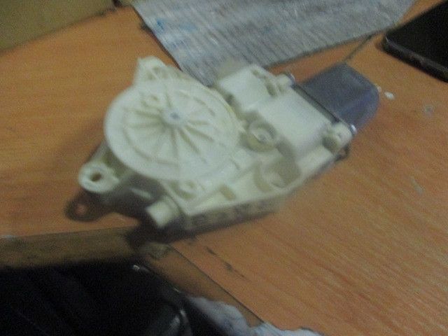 Motor vidro frente esquerdo MERCEDES-BENZ Classe C (W204)