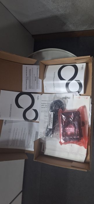 Servidor Fujitsu PRIMERGY RX1330 M5 novo em caixaNovo na caixa