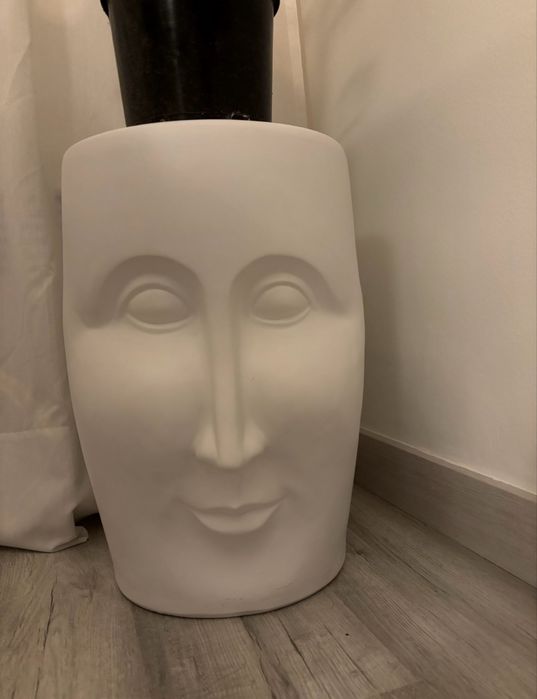 Tamborete de cerâmica busto