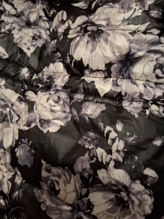 Kurtka w kwiaty firmy Wójcik