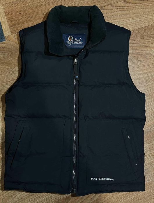 жилетка Peak perfomance