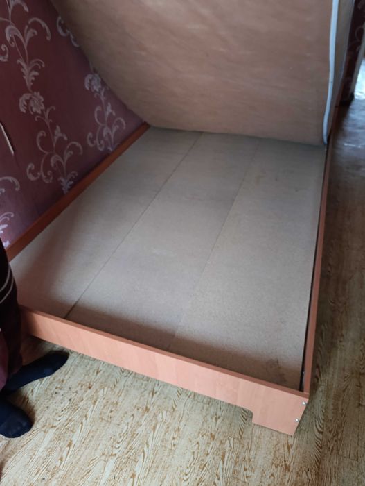 Кровать в спальню 1.4