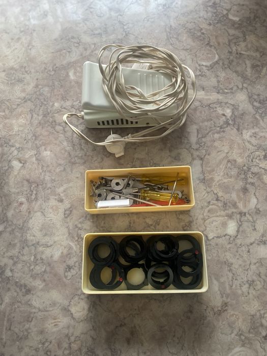 Maquina de cozer e bordar automatica