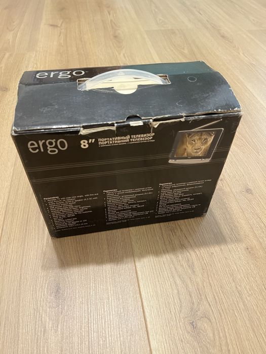 Портативний телевізор Ergo на 8 дюймів