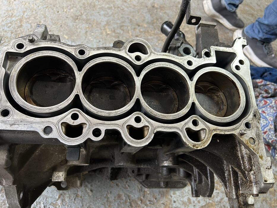 Пеньок мотора Hunday kia G4FA блок колінвал шатуни 1.4бензин