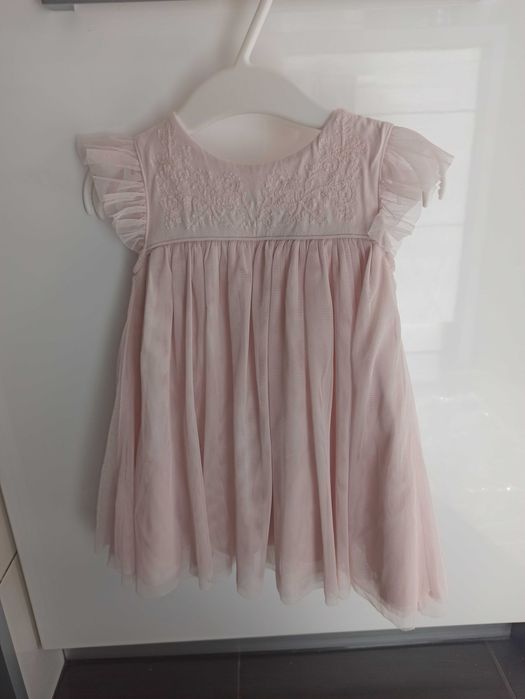 Elegancka sukienka na chrzest